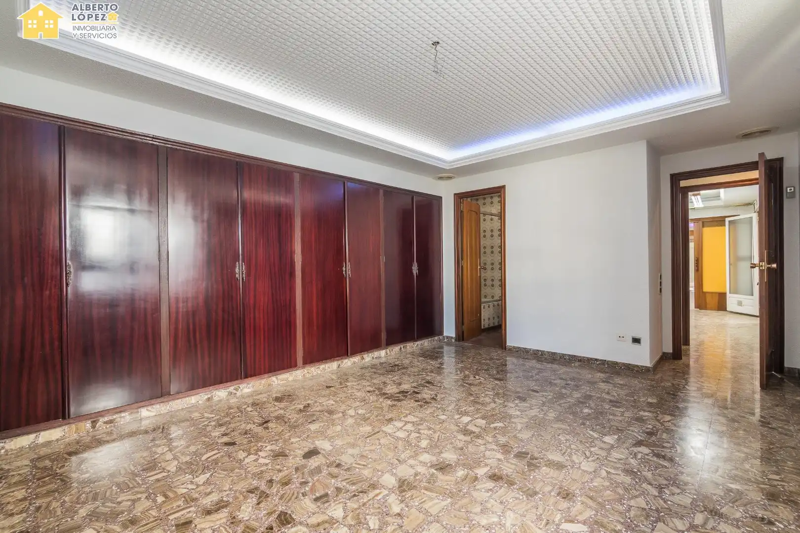 Ático en venta en Elche / Elx con Terraza y Balcón