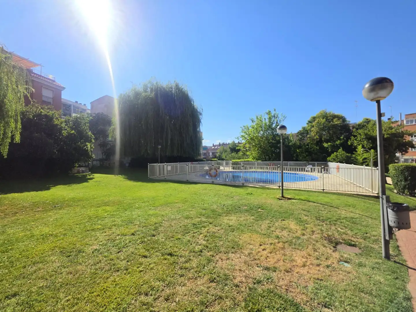 Piscina de Planta baixa en venda en Valdemoro amb Calefacció, Parquet i Terrassa