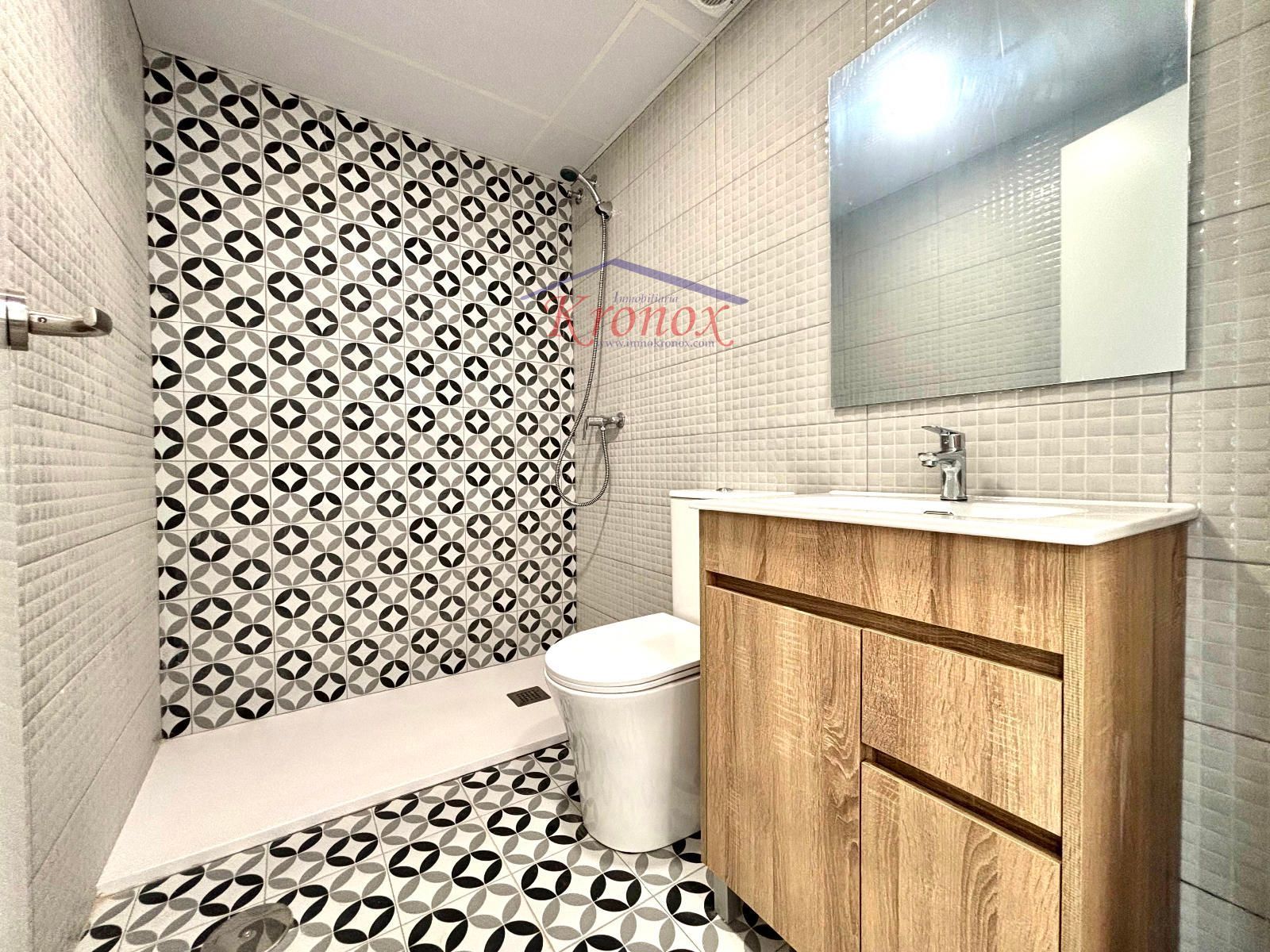 Bathroom of Flat for sale in  Madrid Capital  with Heating