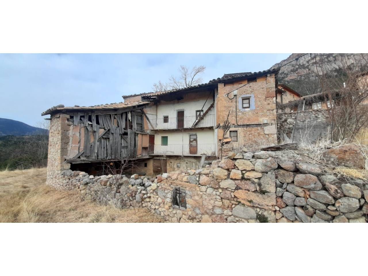 Exterior view of House or chalet for sale in Saldes