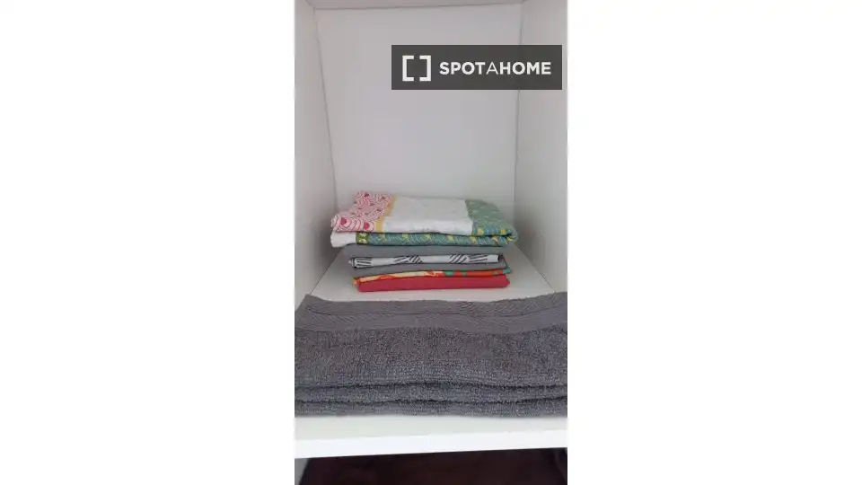 Habitación de Piso para compartir en Moncada con Aire acondicionado, Calefacción y Amueblado