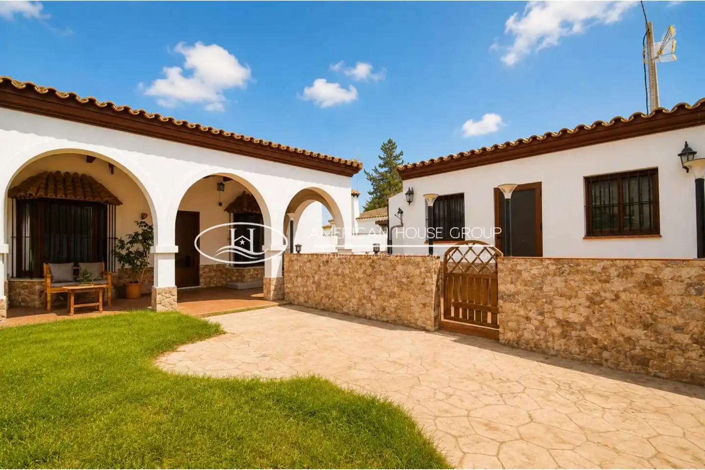 Terrassa de Casa o xalet en venda en Chiclana de la Frontera amb Jardí privat, Traster i Piscina