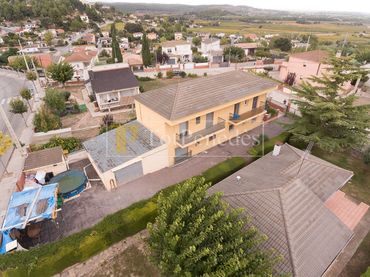 Villa con balcone in vendita a Urbanitzacio Can Coral Pg 2