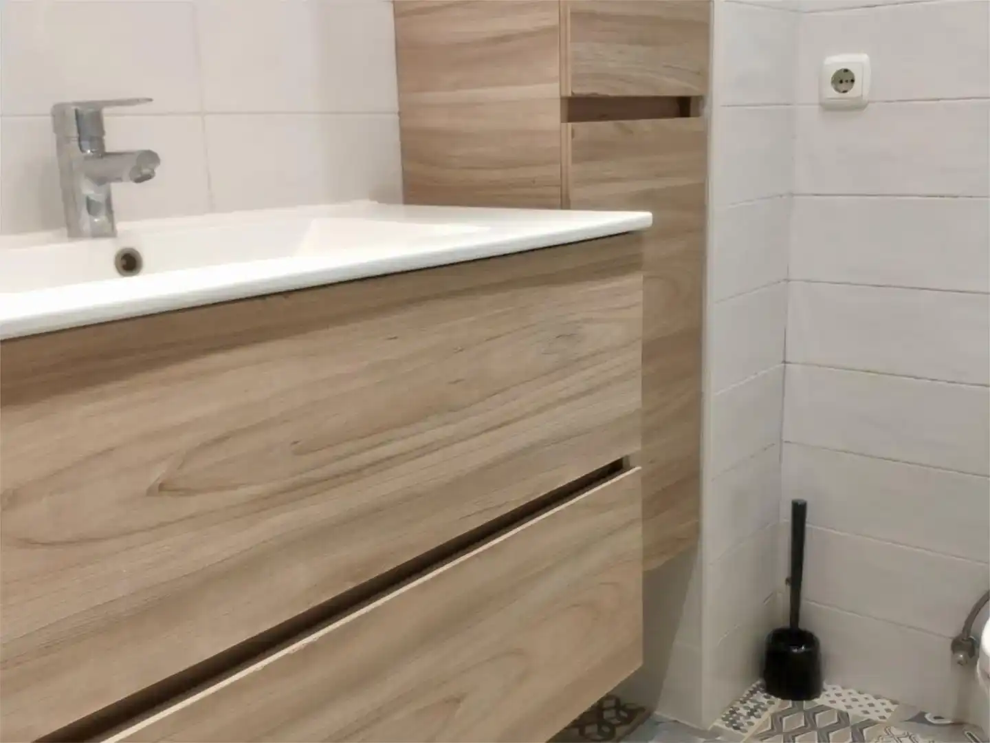 Badezimmer von Wohnung zur Miete in Zarautz mit Privatgarten, Parkett und Schwimmbad