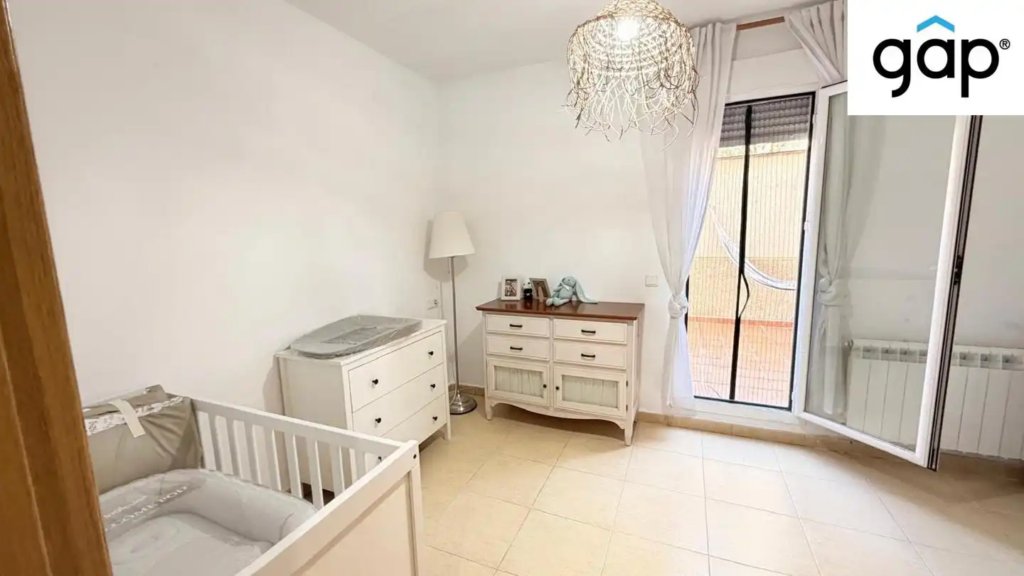 Habitación de Planta baja en venta en Arcas del Villar con Calefacción, Terraza y Amueblado