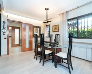 Dining room of Single-family semi-detached for sale in  Madrid Capital  with Air Conditioner, Heating and Private garden