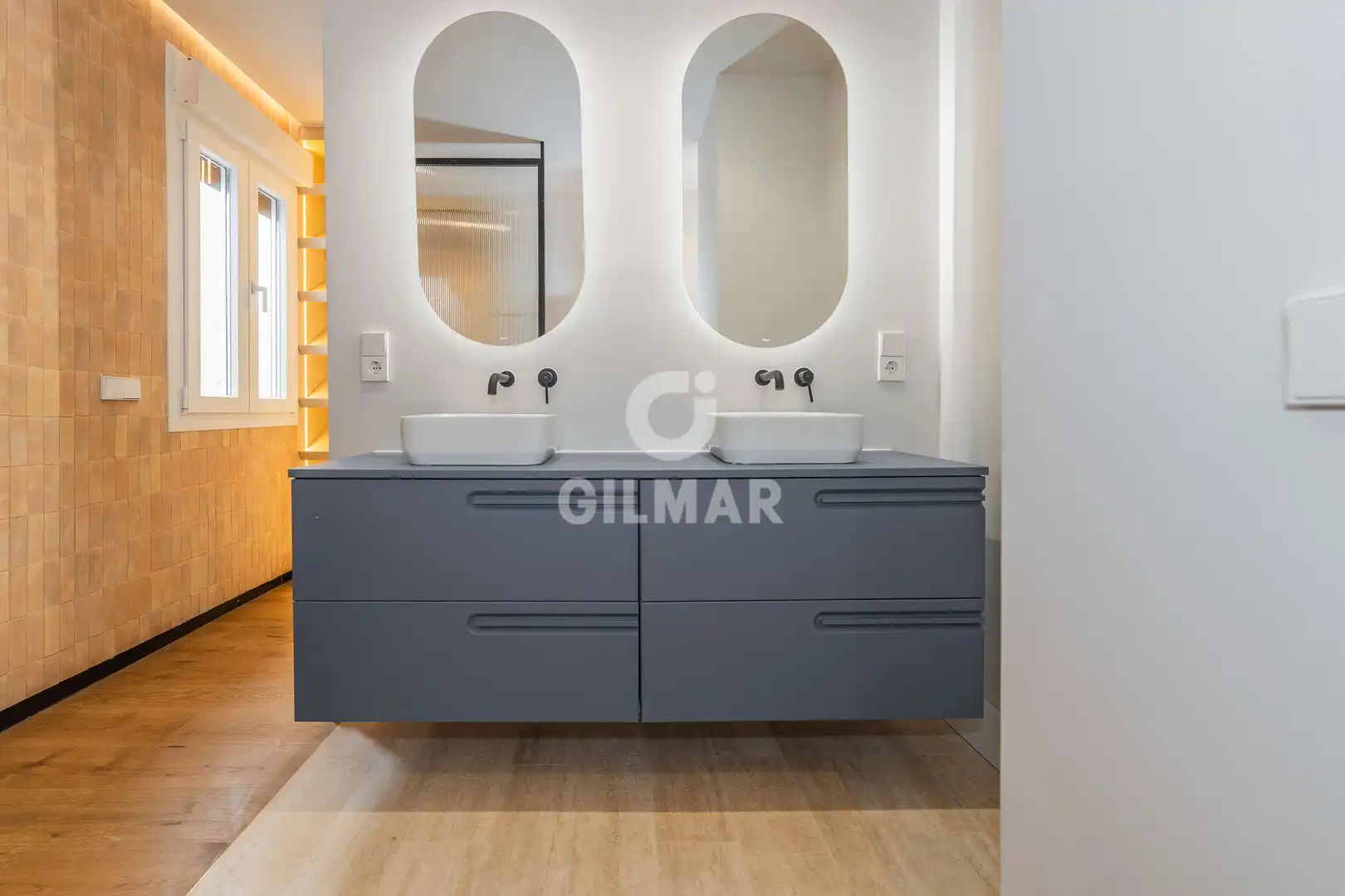 Baño de Piso en venta en Madrid con Calefacción y Trastero