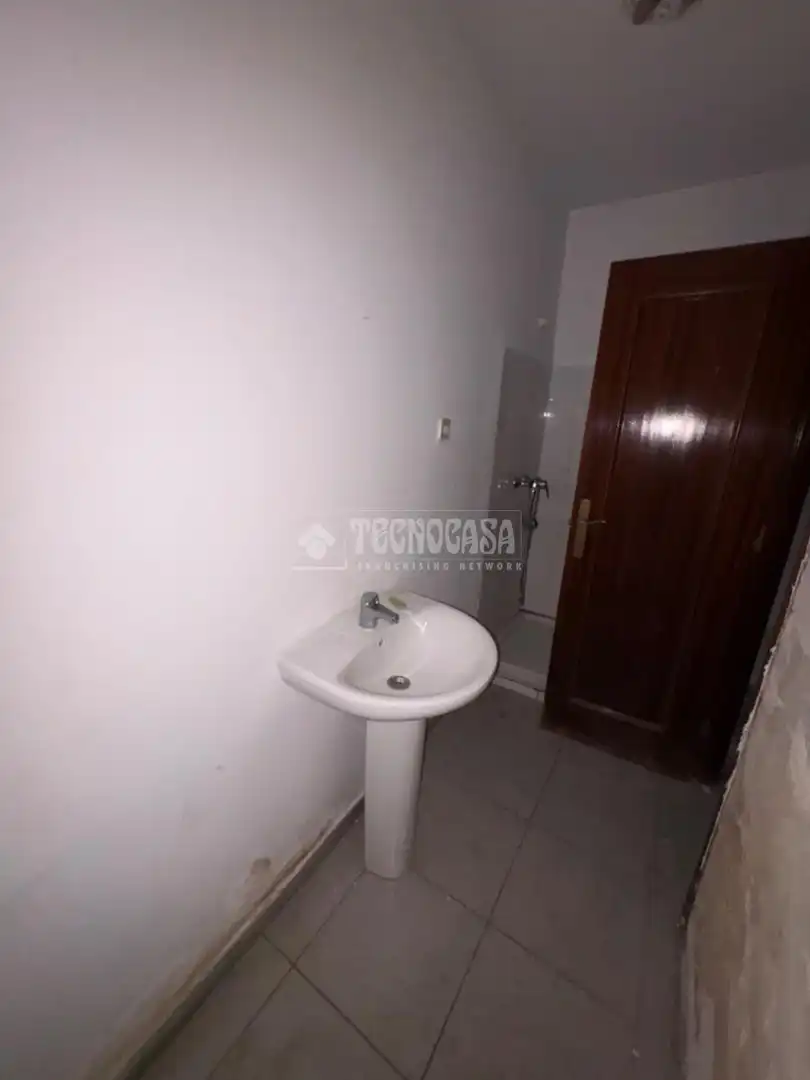 Baño de Local en venta en Getafe con Aire acondicionado