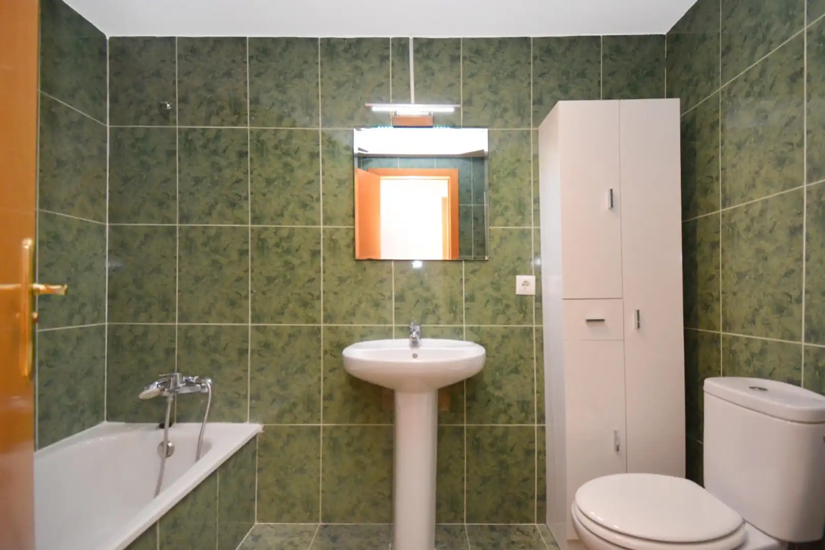Baño de Piso en venta en El Burgo de Ebro con Calefacción, Terraza y Balcón