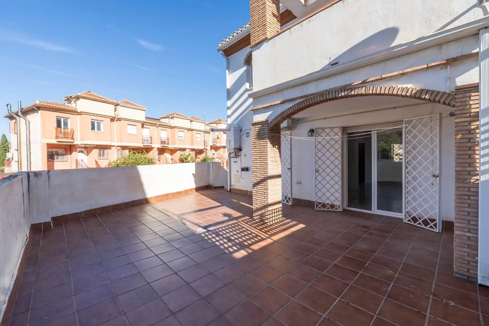 Jardín de Casa adosada en venta en Cenes de la Vega con Aire acondicionado, Calefacción y Jardín privado