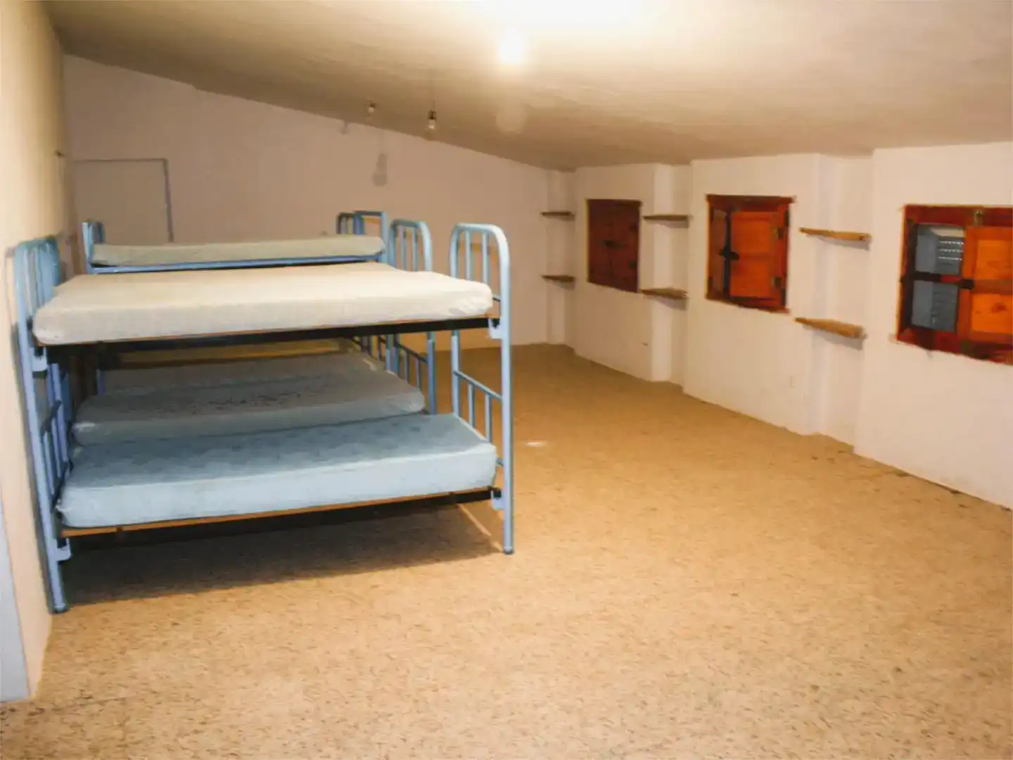 Piso en venta en Candeleda con Jardín privado, Trastero y Amueblado