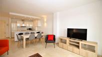 Sala d'estar de Apartament en venda en Estepona amb Aire condicionat, Calefacció i Jardí privat