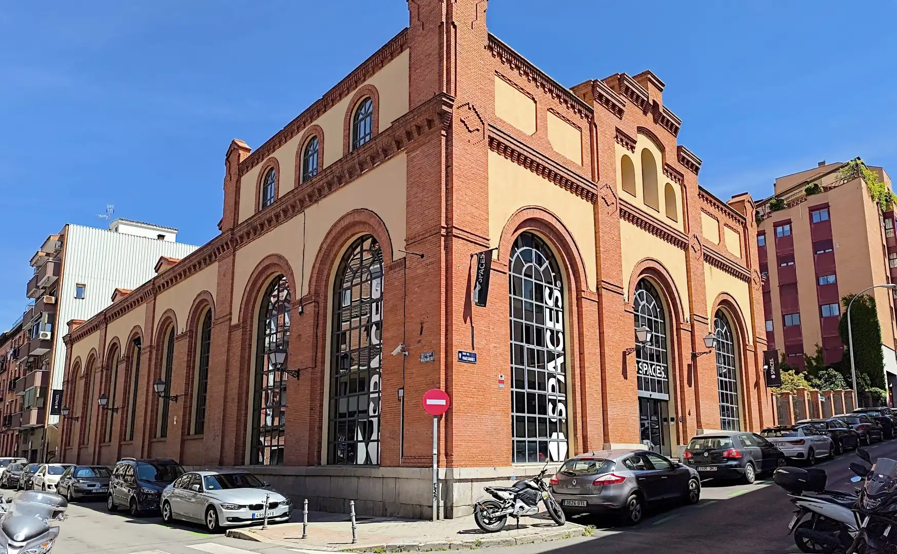 Vista exterior de Oficina de lloguer en Madrid amb Aire condicionat, Calefacció i Moblat
