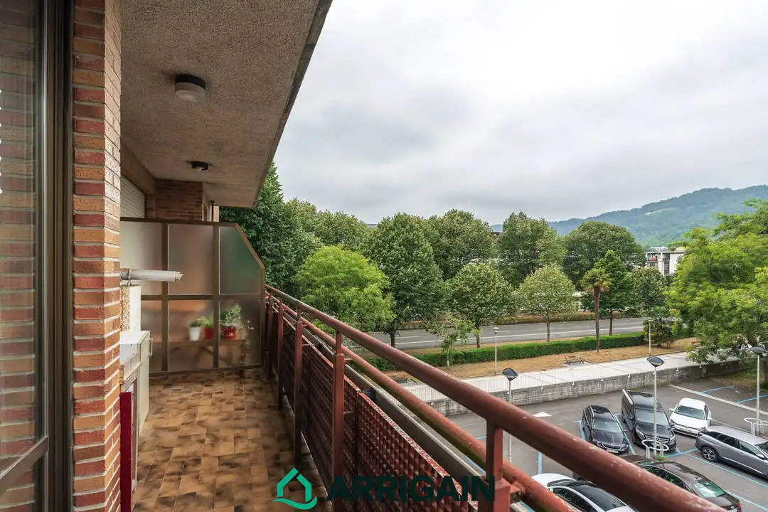 Terrassa de Pis en venda en Donostia - San Sebastián  amb Calefacció, Terrassa i Traster