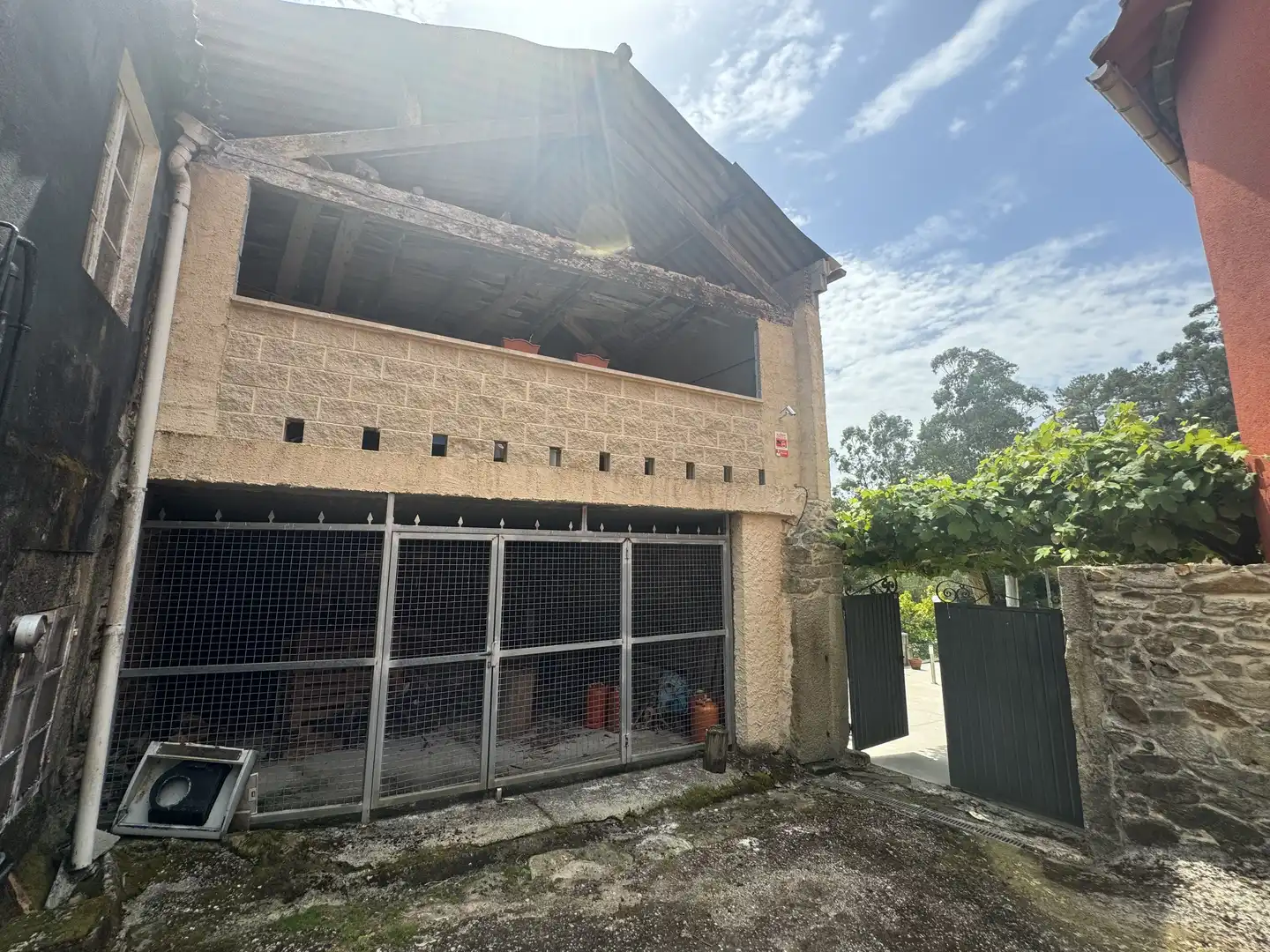 Vista exterior de Finca rústica en venta en Outes con Calefacción, Jardín privado y Terraza
