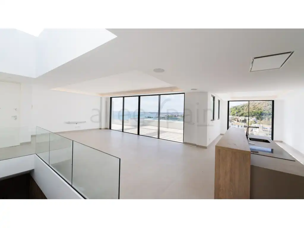 Sala d'estar de Casa o xalet en venda en Benalmádena amb Aire condicionat, Piscina i Piscina comunitària