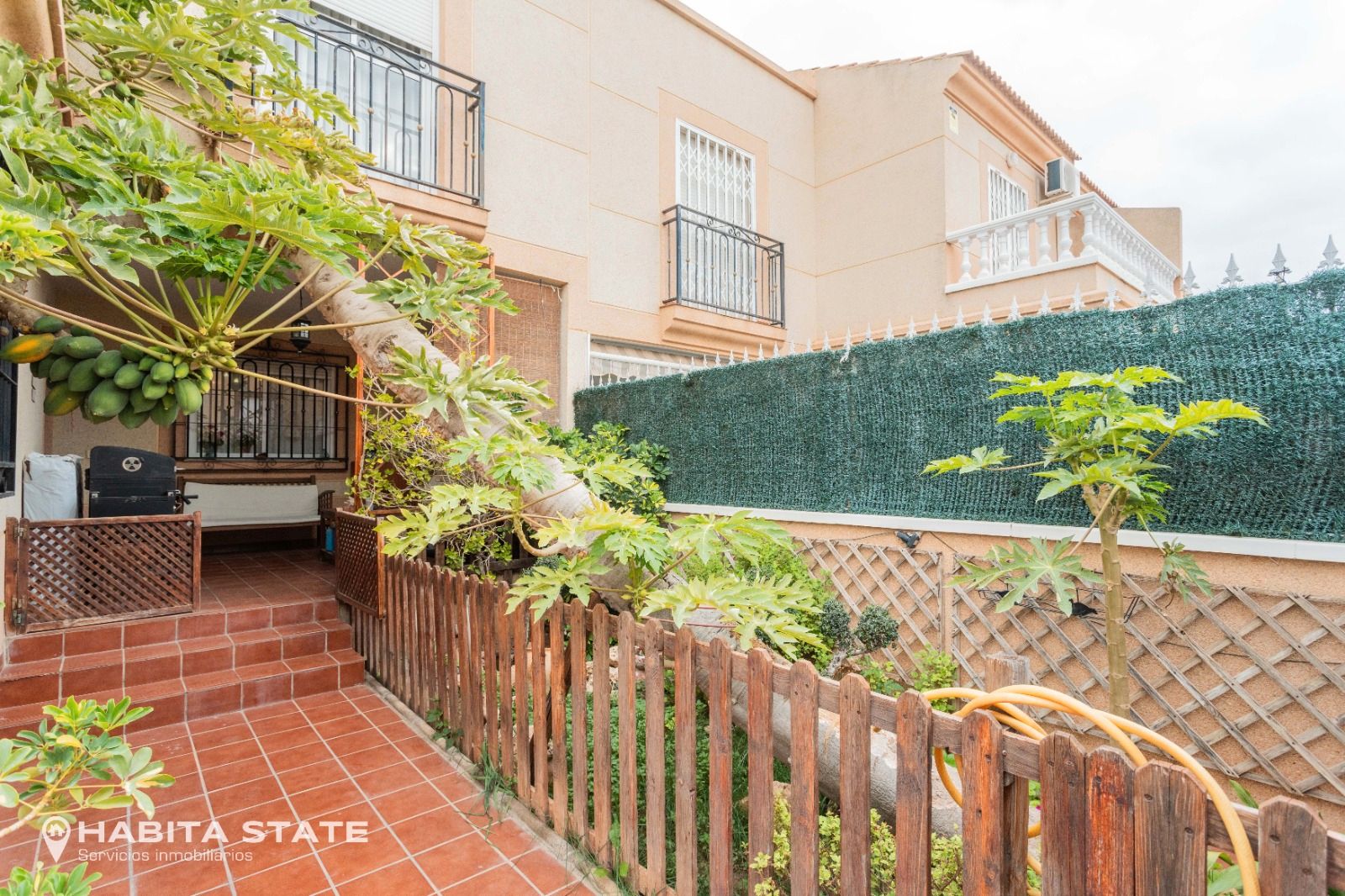 Exterior view of Single-family semi-detached for sale in Huércal de Almería  with Private garden, Furnished and Oven