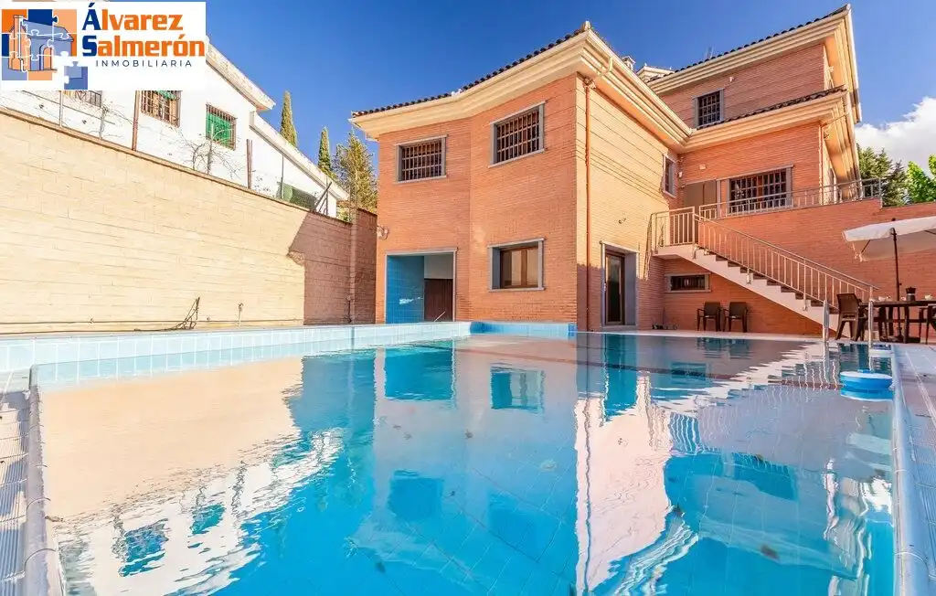 Houses for sale in Calle MISTRAL(C.DEL AIRE I), Albolote