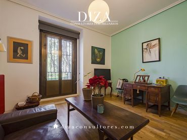 Piso con ascensor en venta en De Oriente