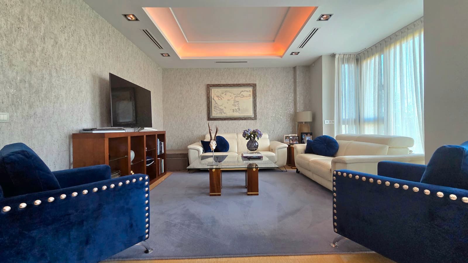 Sala d'estar de Pis en venda en  Madrid Capital amb Aire condicionat, Calefacció i Jardí privat