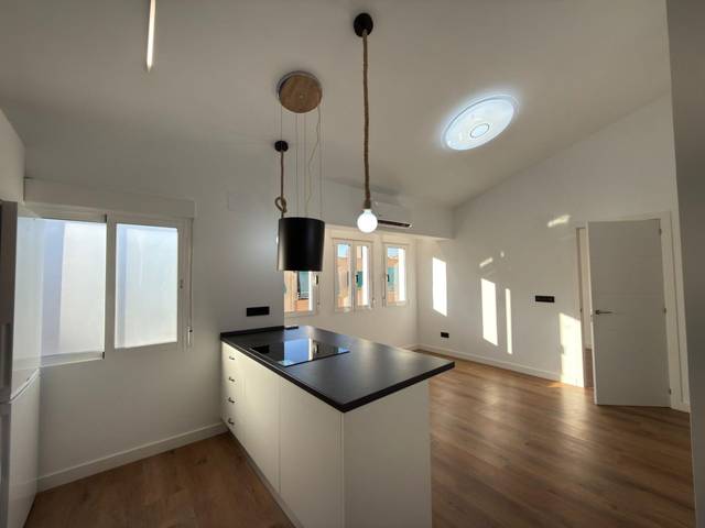 Piso en Venta en Calle de Padre Recaredo de los Ríos 1 en Barrio de San Blas