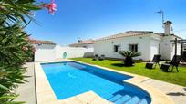 Piscina de Casa o xalet en venda en Chiclana de la Frontera amb Aire condicionat, Jardí privat i Traster