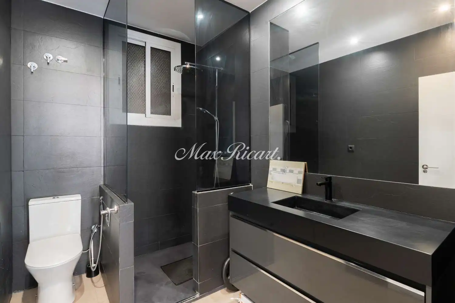 Bathroom of Flat for sale in Barcelona  with Heating, Terrace and Balcony