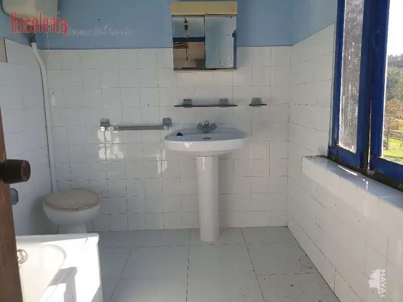 Bany de Casa o xalet en venda en Cedeira amb Calefacció i Jardí privat