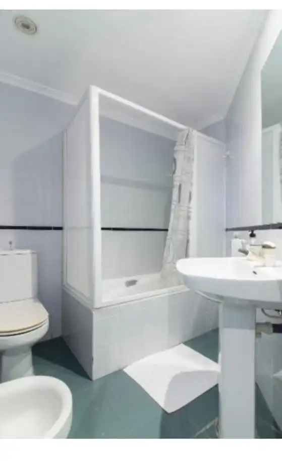 Bany de Apartament en venda en Benidorm amb Aire condicionat, Terrassa i Moblat