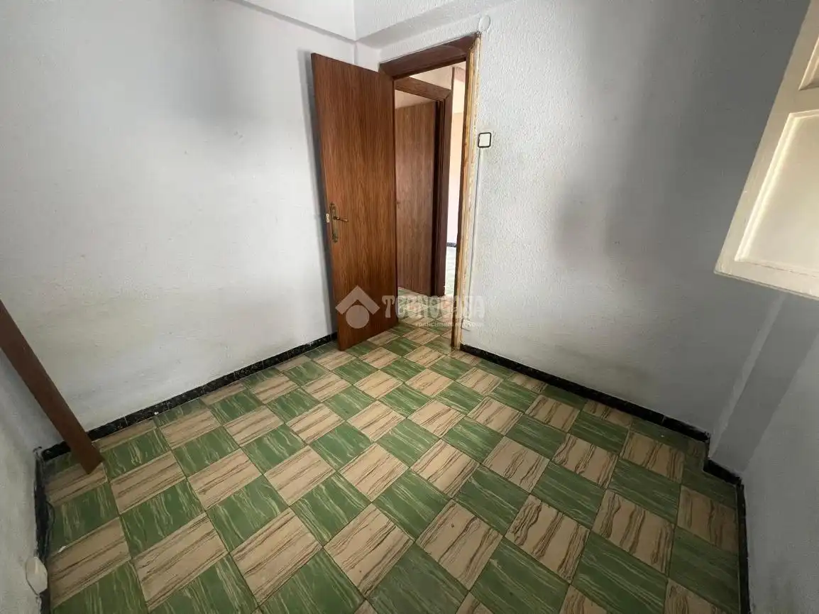Flat for sale in Zaragoza  with Balcony