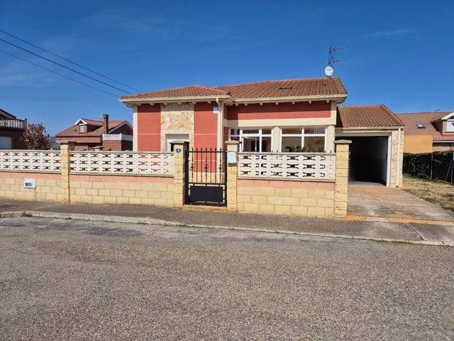 Casa-chalet en Venta en Villamañán