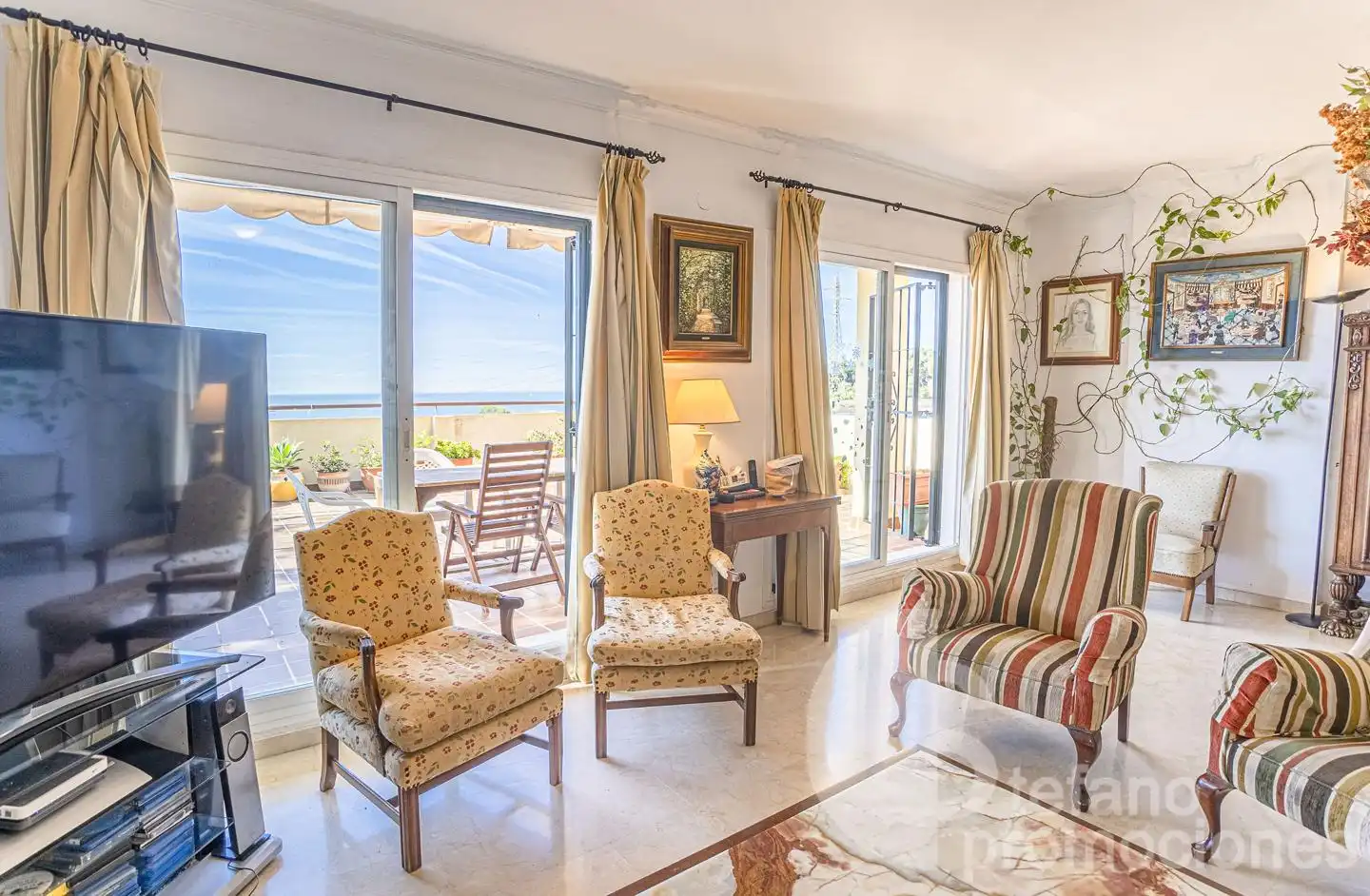 Sala de estar de Casa adosada en venta en Málaga con Aire acondicionado, Jardín privado y Terraza