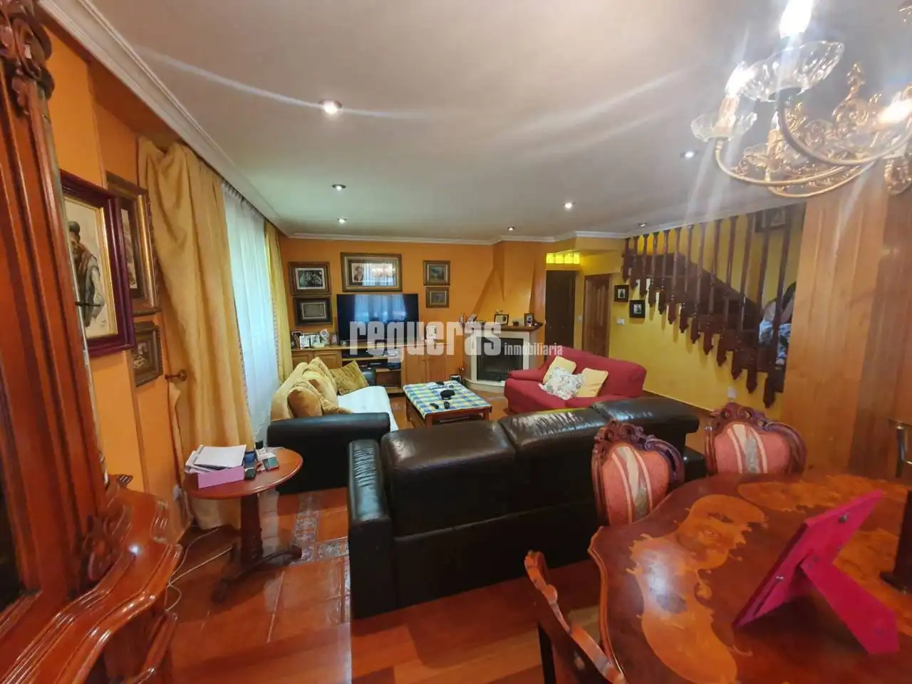 Sala de estar de Casa o chalet en venta en Avilés con Calefacción, Parquet y Terraza