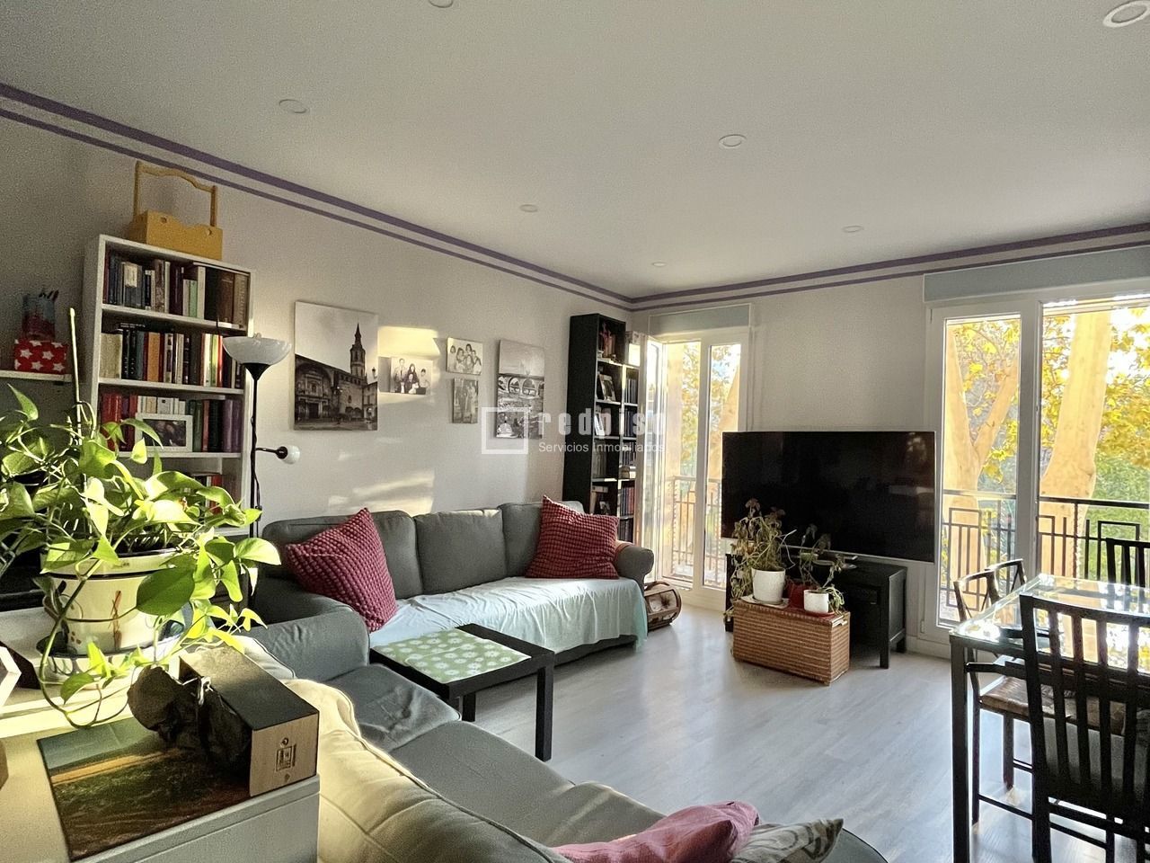 Sala d'estar de Pis en venda en  Madrid Capital amb Calefacció, Terrassa i Moblat