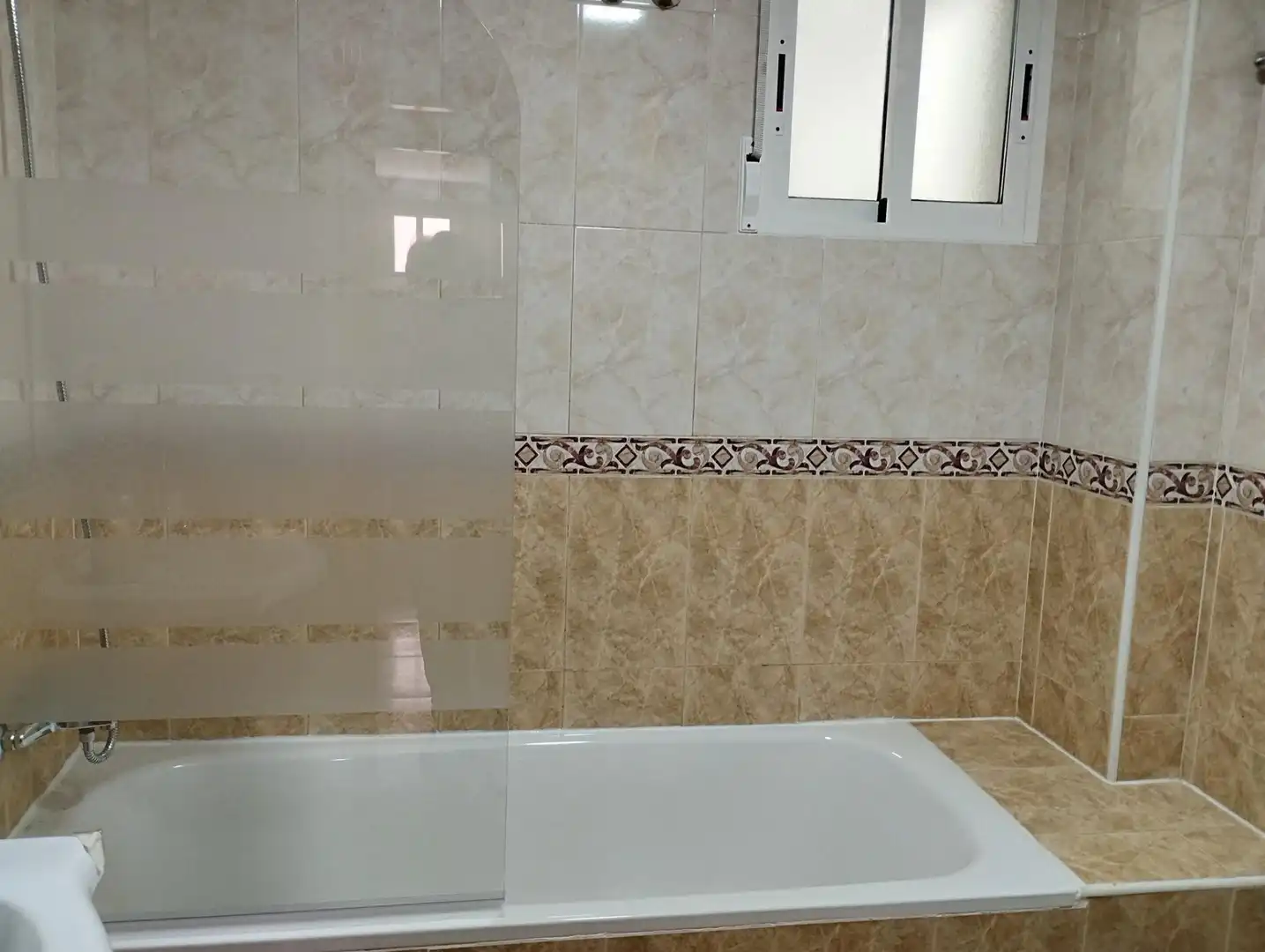 Baño de Piso para compartir en Alcantarilla con Aire acondicionado, Calefacción y Terraza