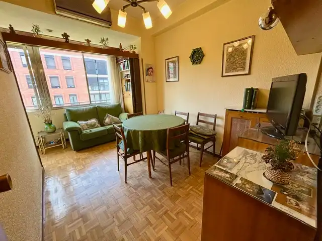 Sala d'estar de Pis en venda en Madrid amb Calefacció, Terrassa i Moblat