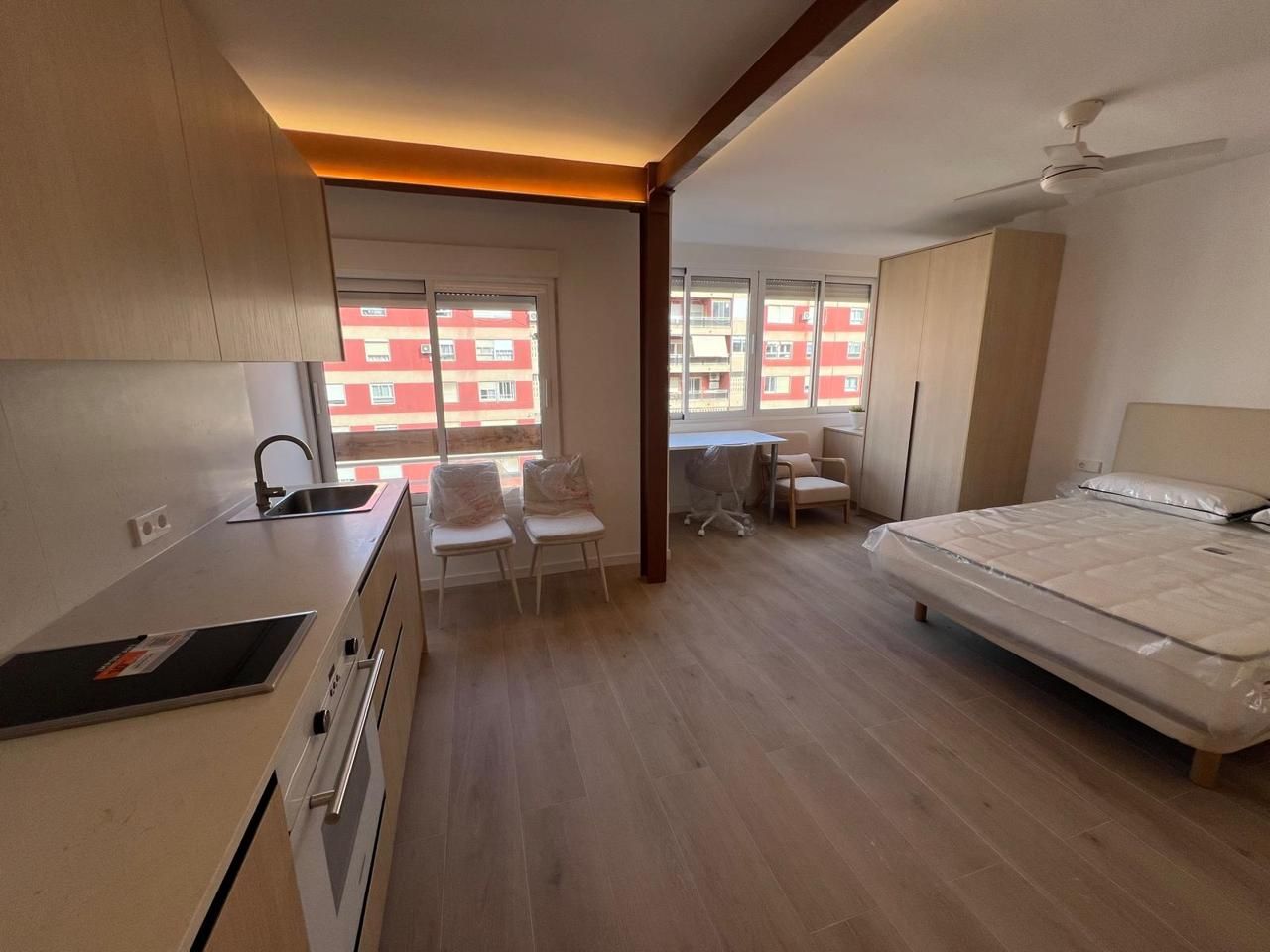 Bedroom of Study to rent in  Valencia Capital  with Air Conditioner, Furnished and Balcony