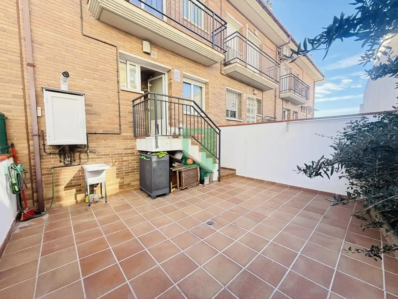 Vista exterior de Casa adosada en venda en Badalona amb Aire condicionat, Calefacció i Terrassa