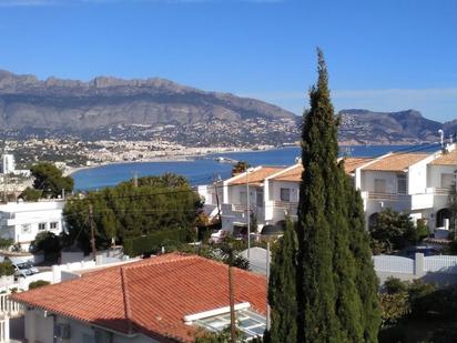 Vista exterior de Casa o xalet en venda en L'Alfàs del Pi amb Aire condicionat i Terrassa