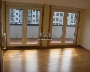 Living room of Attic to rent in Ourense Capital   with Heating, Parquet flooring and Terrace