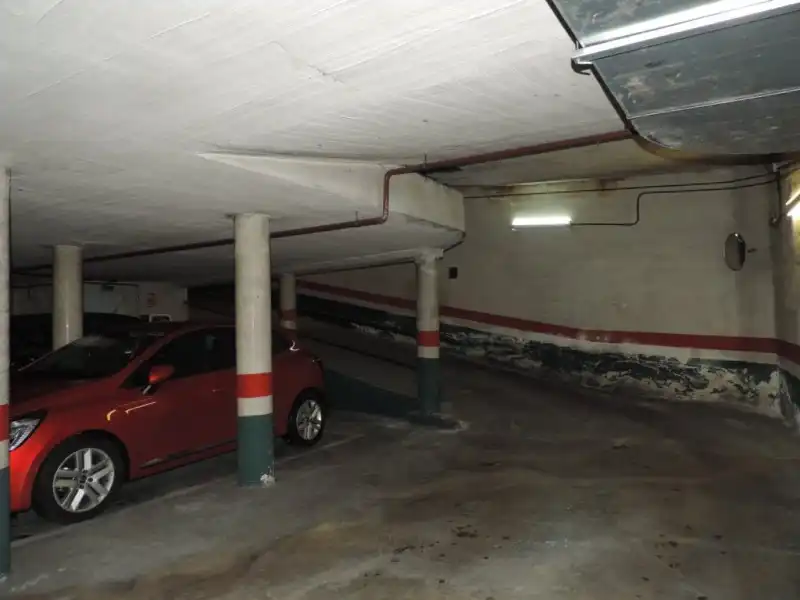 Parking de Dúplex en venta en Guadalajara con Aire acondicionado, Calefacción y Trastero