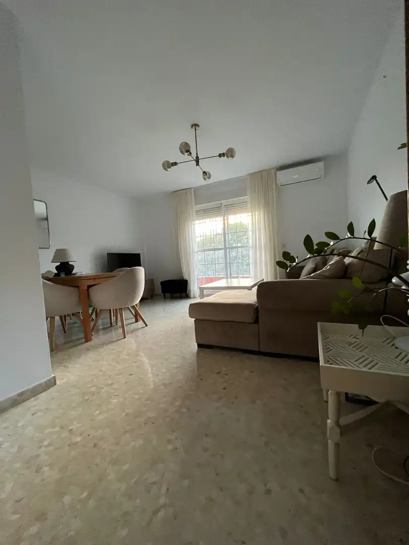 Sala d'estar de Casa adosada en venda en Vélez-Málaga amb Terrassa i Moblat