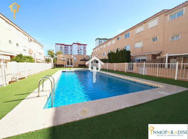 Casa adosada en Venta en Calle CAT ELISEO GOMEZ SERRANO en Virgen del Remedio - Parque Lo Morant