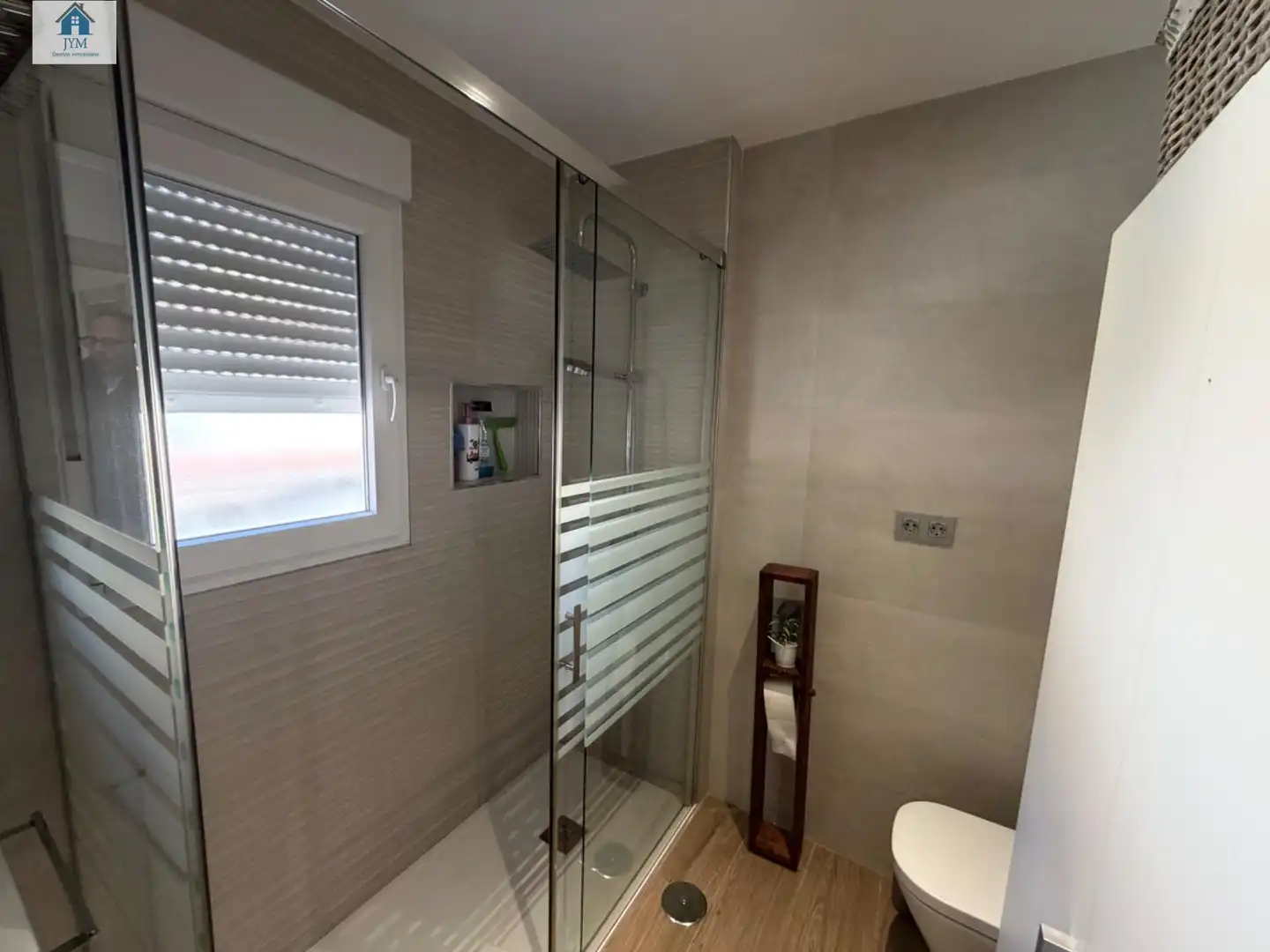 Baño de Casa adosada en venta en La Zubia con Jardín privado y Balcón