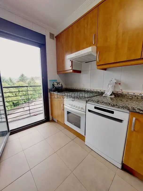 Kitchen of Flat for rent in Oviedo   with Heating, Storage room and Oven