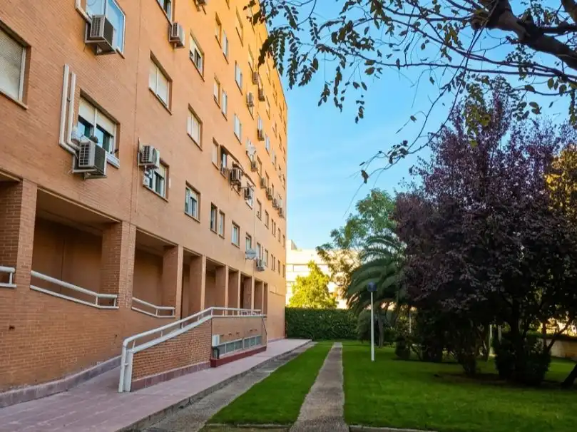 Vista exterior de Piso en venta en Villaverde