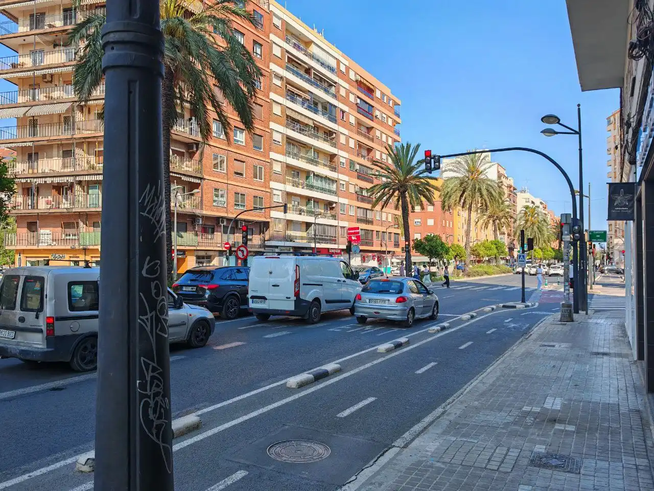 Vista exterior de Oficina de alquiler en Valencia con Aire acondicionado