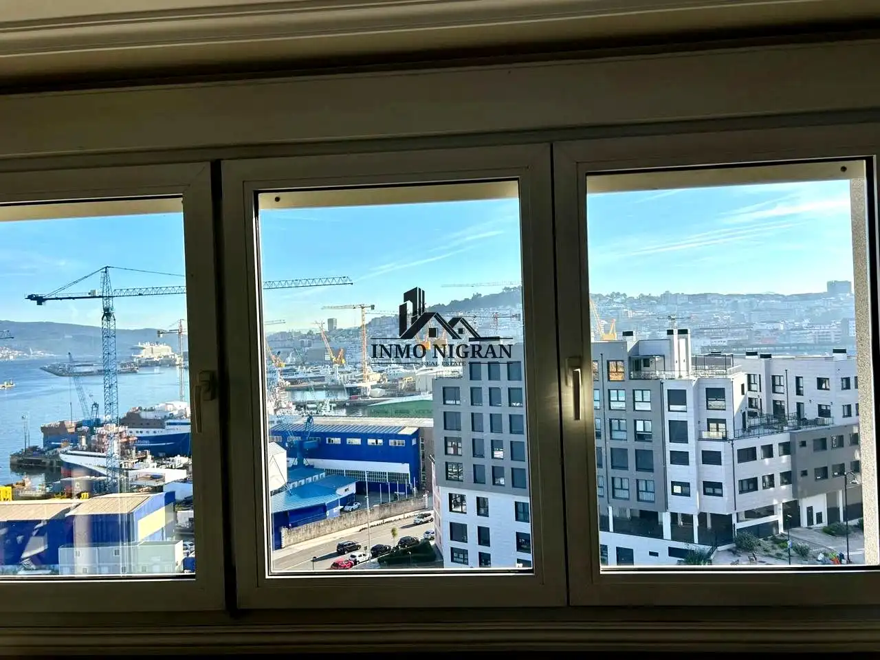 Vista exterior de Dúplex en venta en Vigo  con Calefacción y Terraza