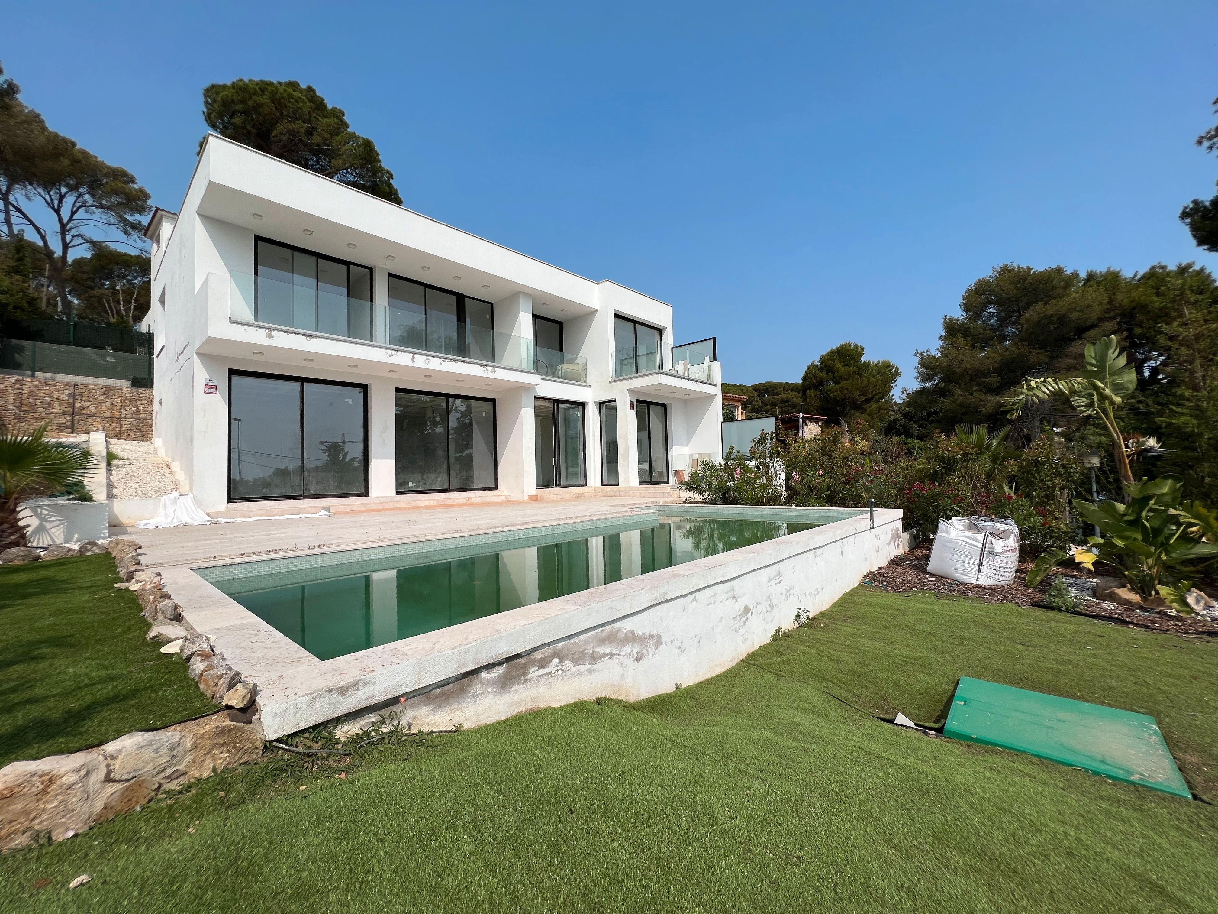Vista exterior de Casa o xalet en venda en Calonge i Sant Antoni amb Aire condicionat, Calefacció i Jardí privat