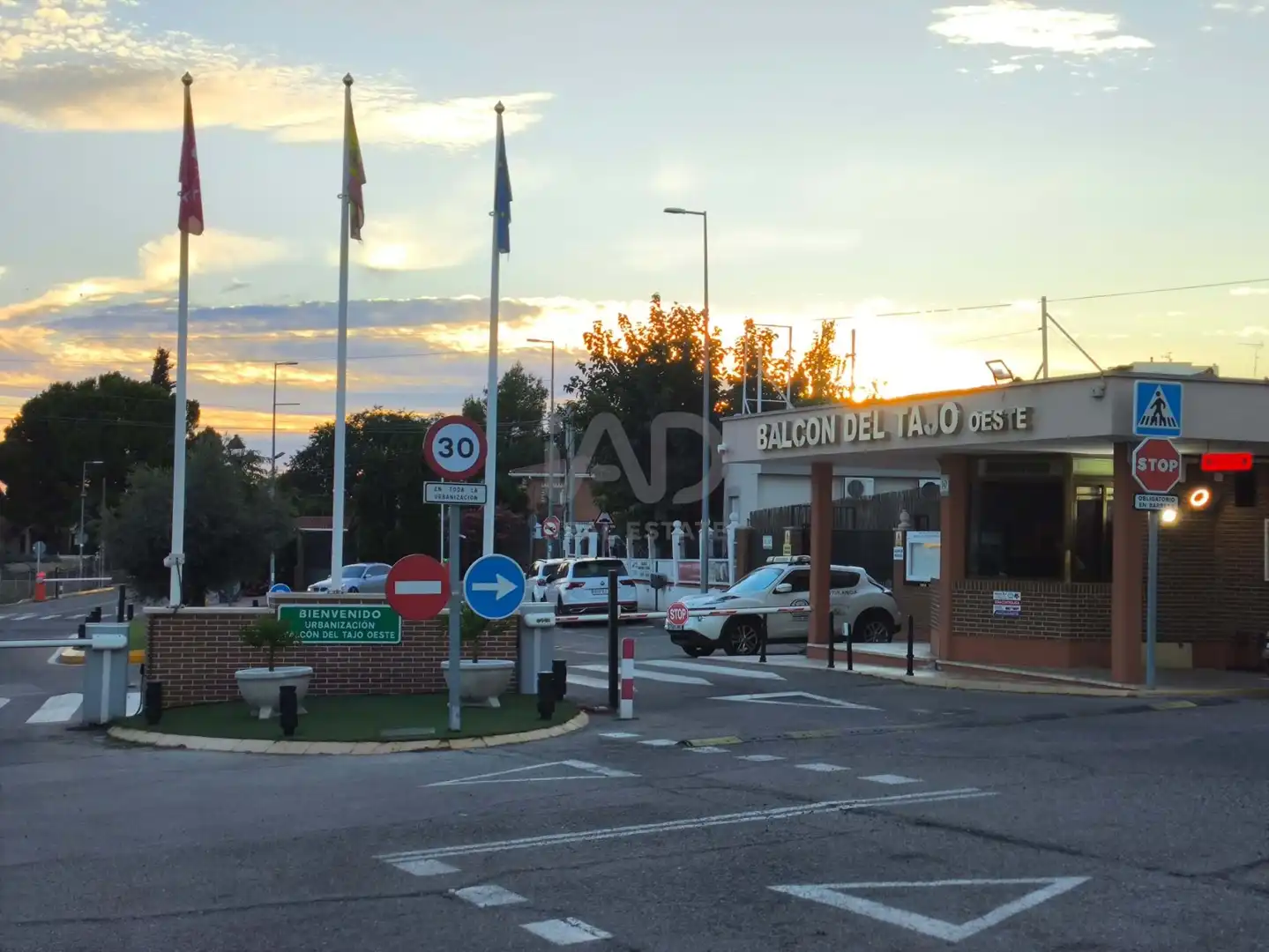 Vista exterior de Casa o xalet en venda en Colmenar de Oreja amb Aire condicionat, Calefacció i Terrassa